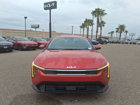 New 2026 Kia K4 FWD image 2