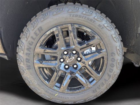 New 2026 Chevrolet Silverado 1500 Custom Trail Boss w/ LPO, Dark Essentials Package image 25