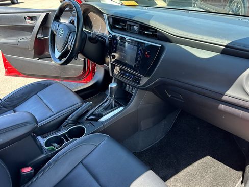 Used 2019 Toyota Corolla XLE FWD image 11