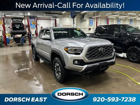 Used 2023 Toyota Tacoma TRD Off-Road w/ Technology Package AWD/4WD image 2