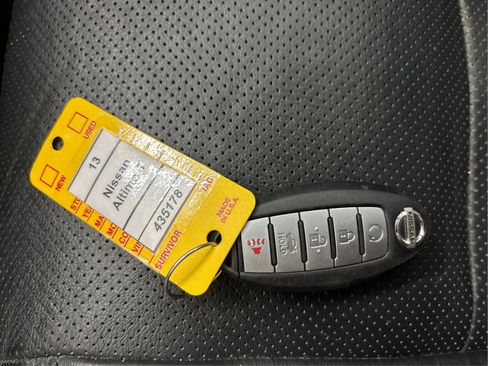 Used 2013 Nissan Altima 2.5 SL w/ Technology Pkg FWD image 39