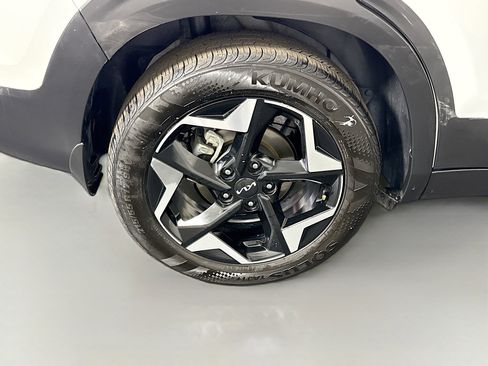 Used 2025 Kia Seltos S FWD image 33