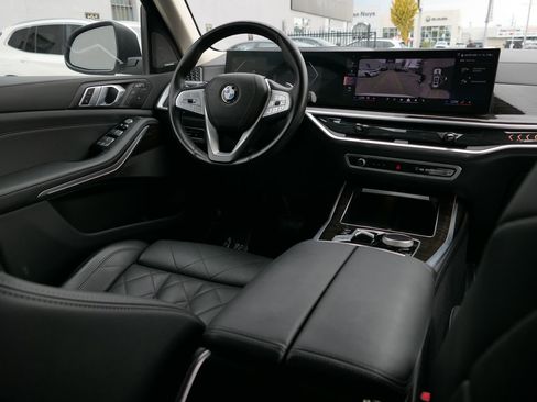 Used 2024 BMW X7 xDrive40i image 26