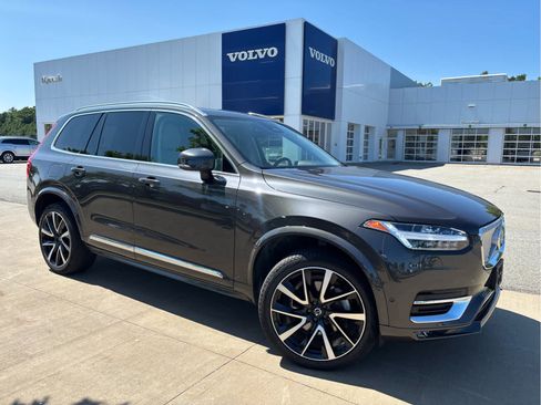 Used 2024 Volvo XC90 B6 Plus AWD/4WD image 3
