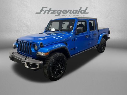 Used 2021 Jeep Gladiator Sport AWD/4WD image 1