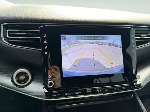 Used 2024 Jeep Wagoneer L Series III w/ Flexible Seating Group AWD/4WD image 33