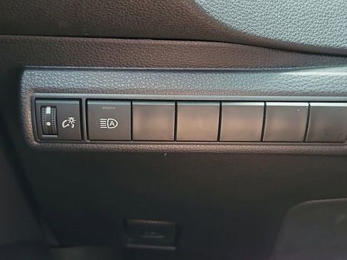 Used 2023 Toyota Corolla LE image 28