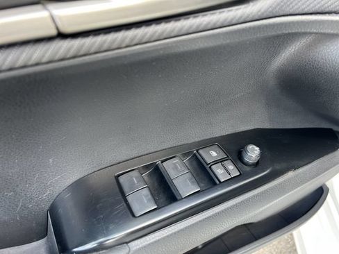 Used 2025 Toyota Camry SE FWD image 11