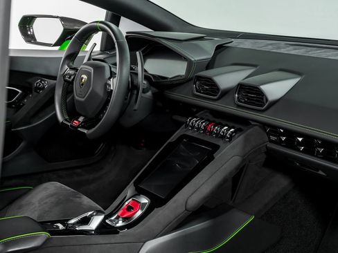Used 2024 Lamborghini Huracan Tecnica RWD image 31