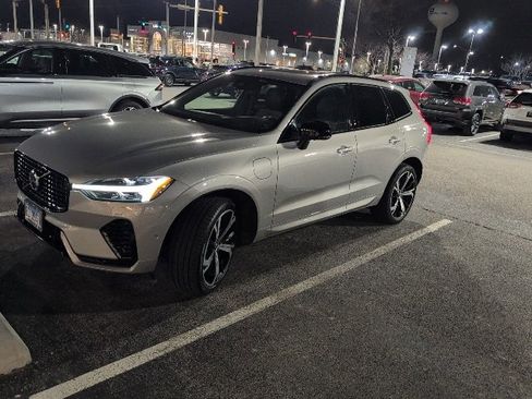 Used 2022 Volvo XC60 T8 R-Design w/ Advanced Package image 1