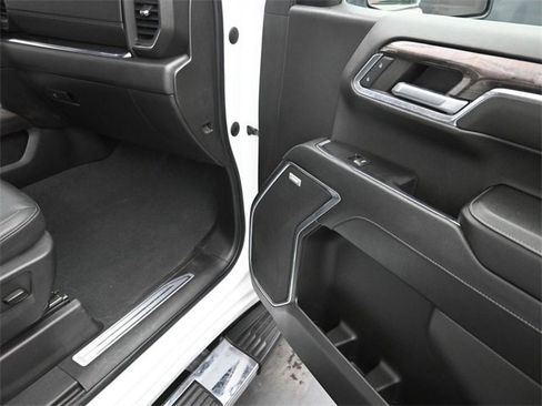 Used 2024 Chevrolet Silverado 1500 LTZ image 23