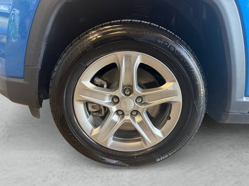 Used 2024 Jeep Compass Latitude AWD/4WD image 23