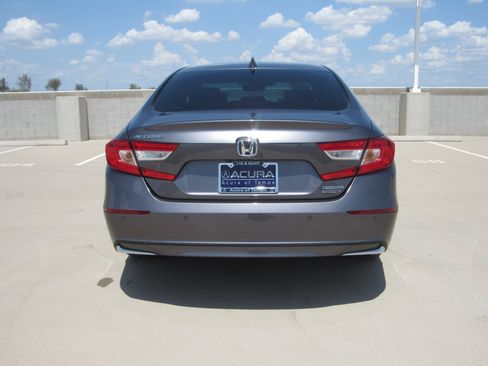 Used 2021 Honda Accord Touring image 7