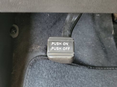 Used 2015 Nissan Rogue S FWD image 19