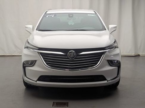 Certified 2024 Buick Enclave Essence FWD image 3