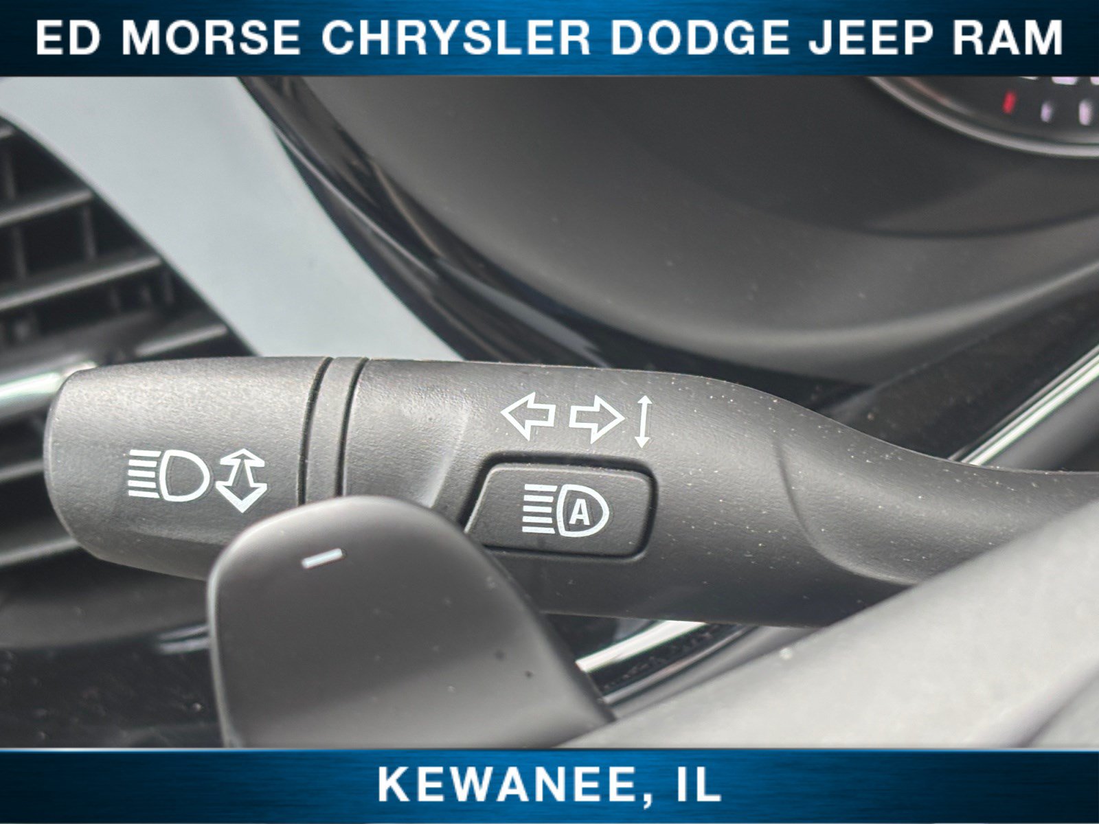 Used 2023 Buick Envision Avenir AWD/4WD image 35