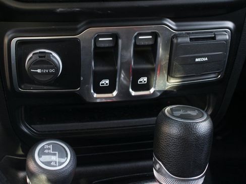 Used 2022 Jeep Wrangler Sport S image 27