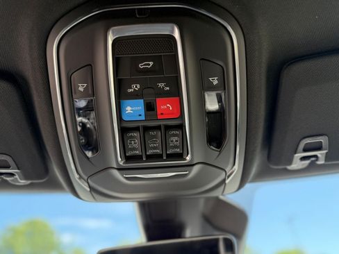 New 2026 Jeep Grand Cherokee Limited w/ Limited Altitude Package AWD/4WD image 26
