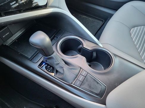 Used 2024 Toyota Camry SE image 18