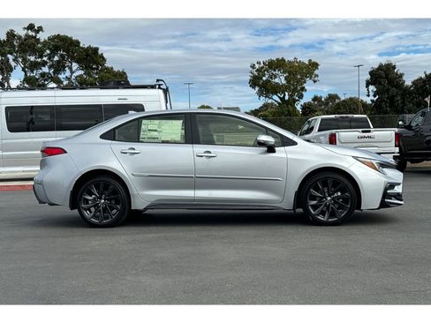 New 2026 Toyota Corolla SE image 3