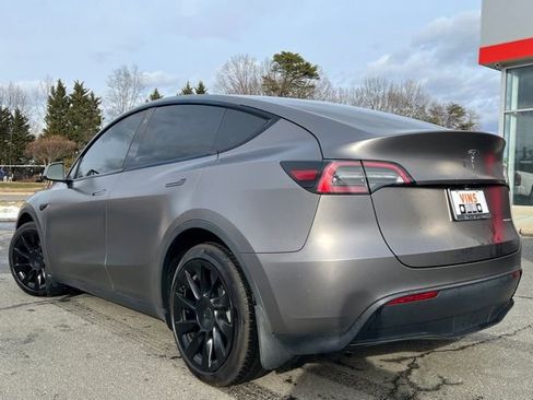 Used 2022 Tesla Model Y Long Range image 15
