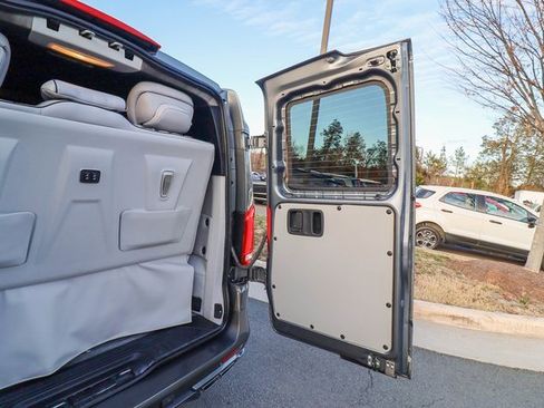 Used 2022 Mercedes-Benz Metris Passenger image 38