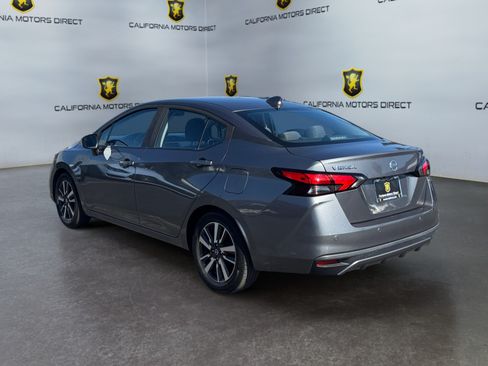 Used 2021 Nissan Versa SV FWD image 3