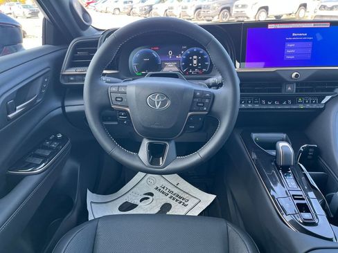 New 2026 Toyota Crown Platinum image 14