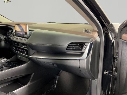 Certified 2023 Nissan Rogue SV FWD image 25