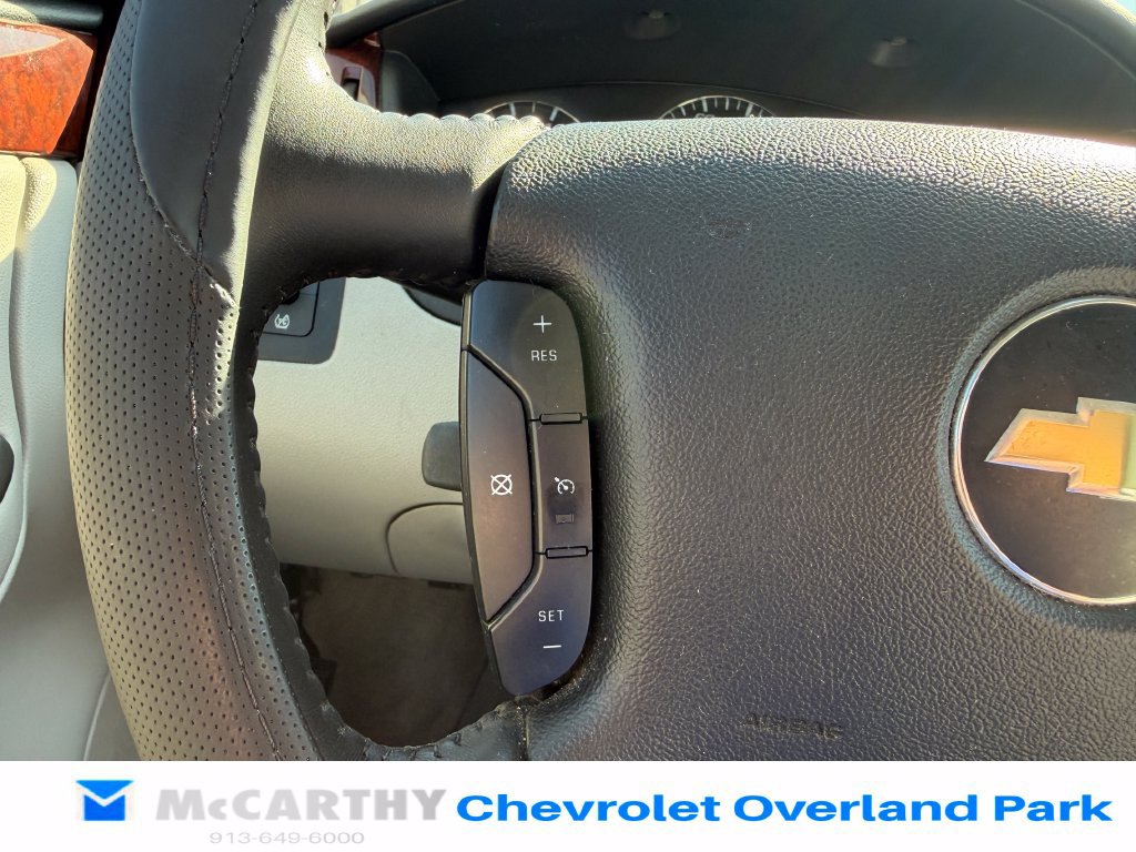 Used 2009 Chevrolet Impala LT w/ Luxury Edition Package FWD image 13