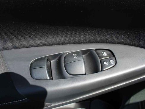 Used 2015 Nissan Sentra SV FWD image 12