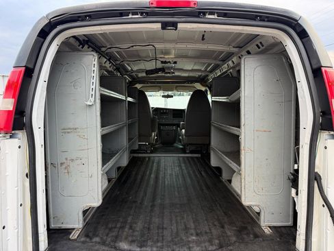 Used 2015 Chevrolet Express 2500 image 13