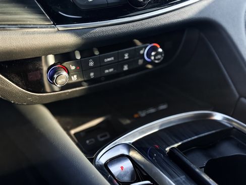 Used 2024 Buick Enclave Premium image 15