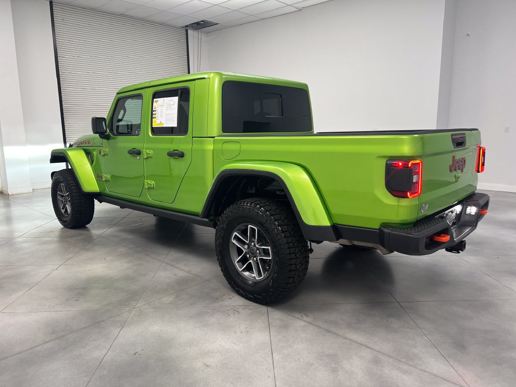 Used 2025 Jeep Gladiator Mojave w/ Convenience Group AWD/4WD image 6