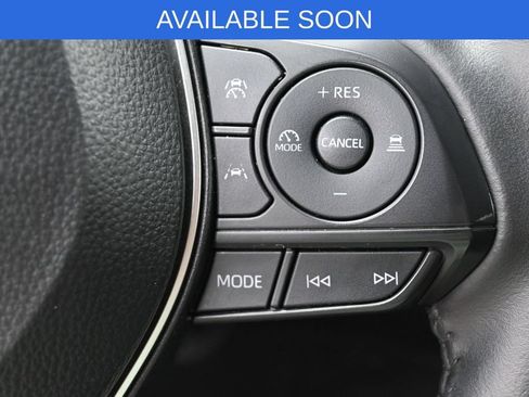 Used 2024 Toyota Corolla Cross LE FWD image 16