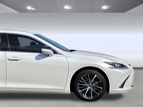 Certified 2024 Lexus ES 350 w/ Premium Package FWD image 35