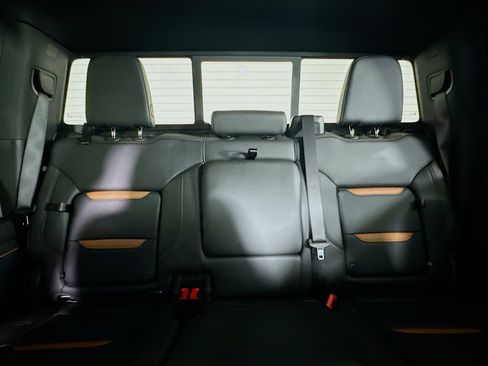 Used 2024 GMC Sierra 2500 AT4 w/ AT4 Premium Plus Package image 30