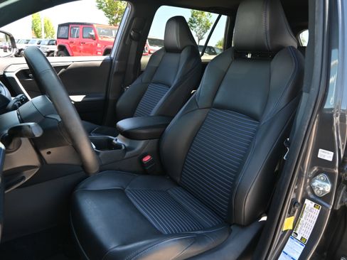 Used 2022 Toyota RAV4 XSE AWD/4WD image 16