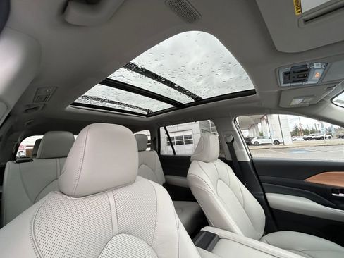 New 2026 Toyota Grand Highlander Limited image 27