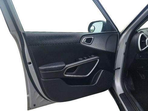Used 2020 Kia Soul LX FWD image 9