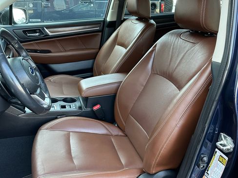 Used 2018 Subaru Outback 3.6R Touring w/ Popular Package #3 image 10