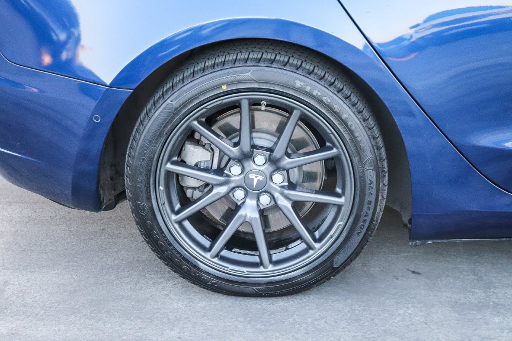 Used 2018 Tesla Model 3 Long Range RWD image 12