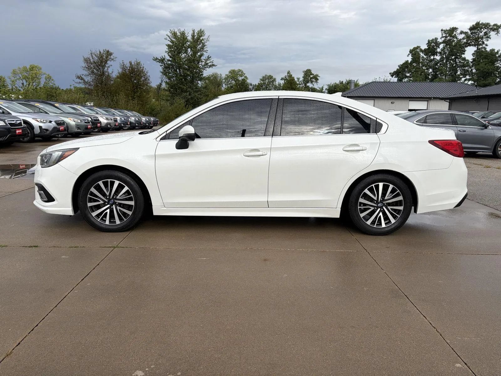 Used 2018 Subaru Legacy 2.5i Premium w/ Eyesight & BSD & Rcta & HBA AWD/4WD image 5