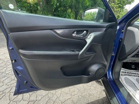 Used 2018 Nissan Rogue S AWD/4WD image 15