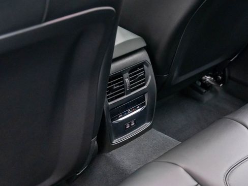 New 2026 BMW 330i xDrive 330i xDrive w/ M Sport Package image 19