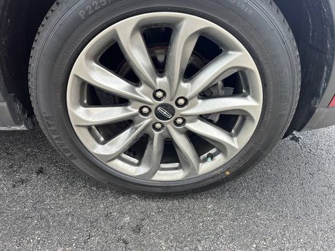 Used 2022 Lincoln Corsair AWD w/ Premium Package image 5