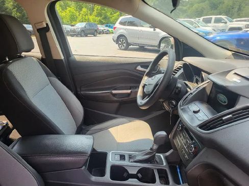 Used 2017 Ford Escape SE w/ Equipment Group 201A FWD image 5
