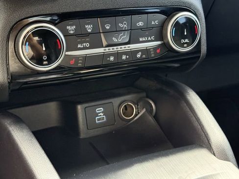Used 2022 Ford Escape SEL FWD image 19