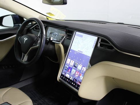 Used 2013 Tesla Model S Performance RWD image 23