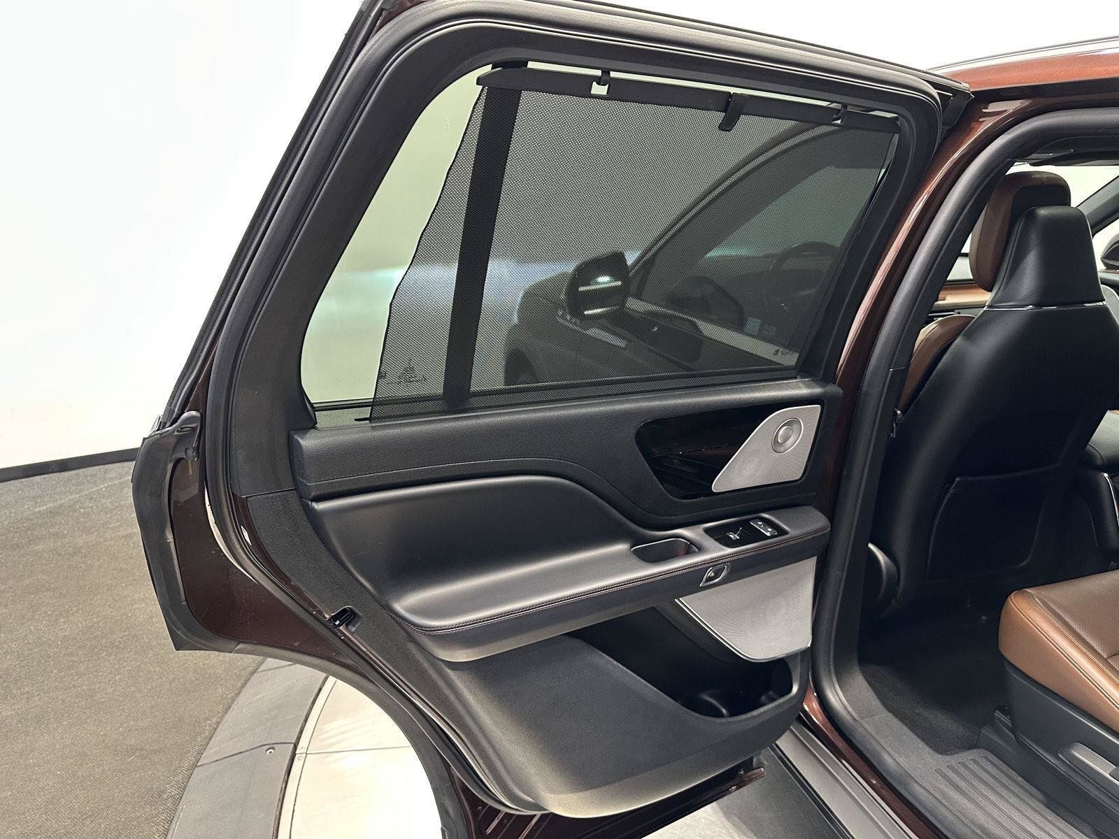 Used 2020 Lincoln Aviator Reserve w/ Equipment Group 202A AWD/4WD image 24